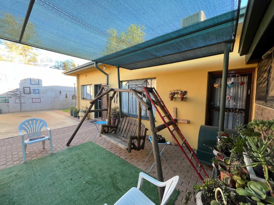 5 Bedroom Property for Sale in Die Rand Northern Cape